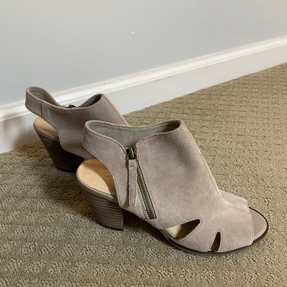 Bella Vita Shoes. Size 8